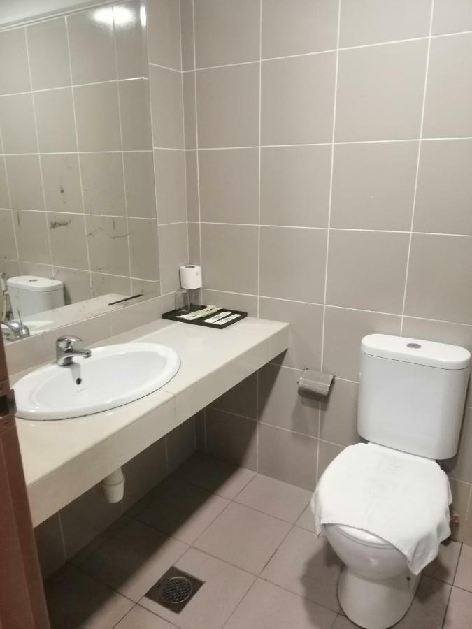 Hotel Orient Johor Bahru Esterno foto