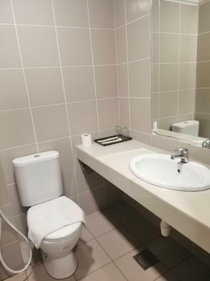 Hotel Orient Johor Bahru Esterno foto